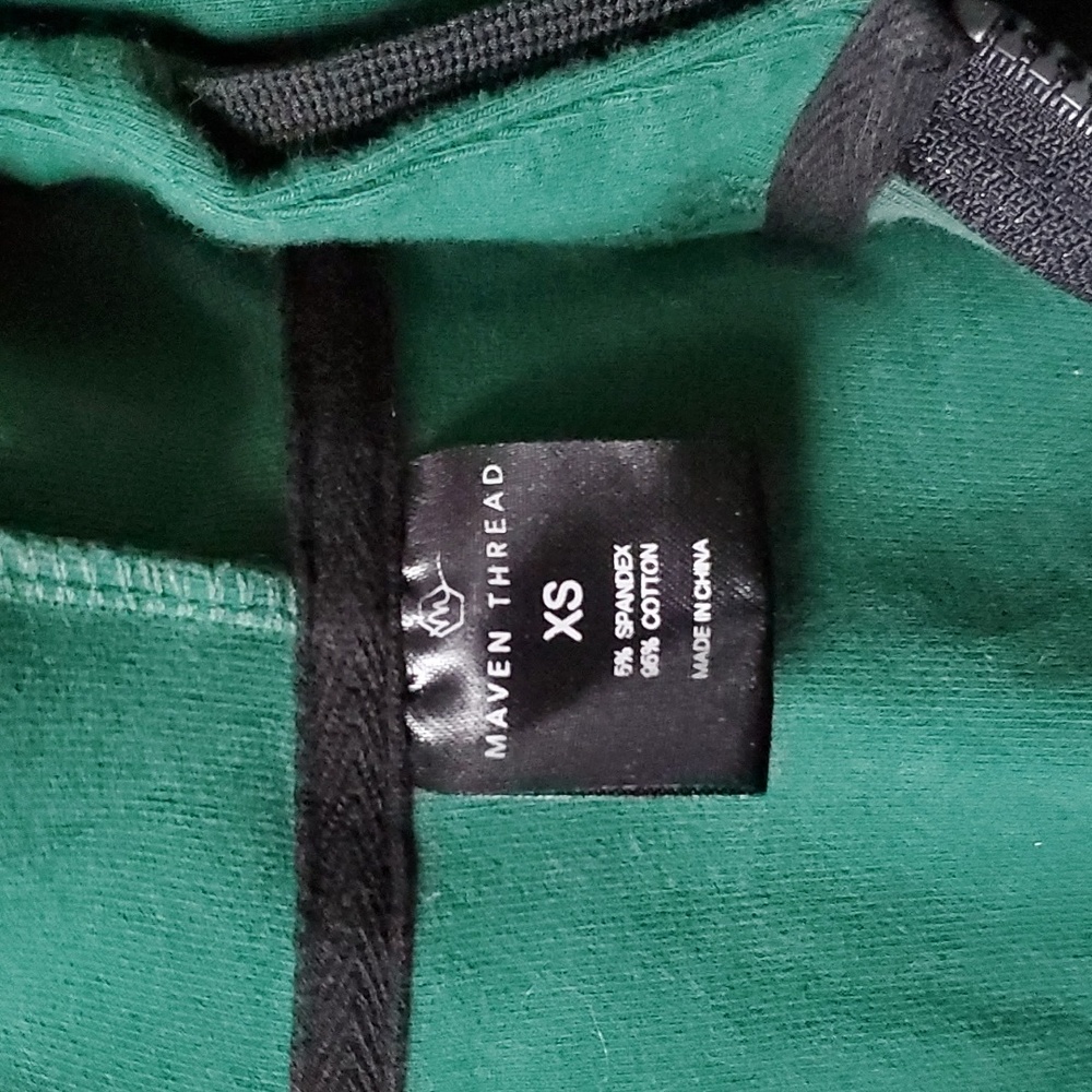 Maven Thread Pullover - Picture 2 of 4